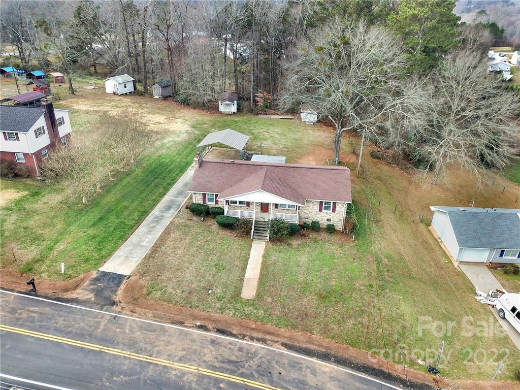 311 Maple Street, Unit 7 Union, SC 29379 - Photo 32 of 34 a view of a backyard with a garden