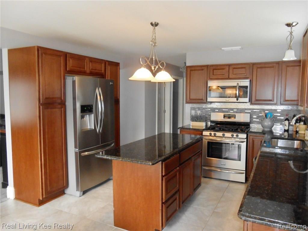 536 Curzon Road Rochester Hills, MI 48307 - Photo 10 of 17