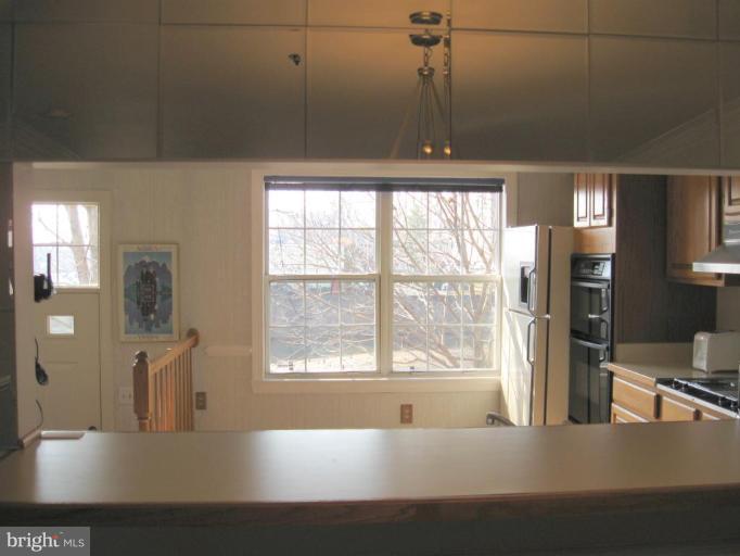 3094 South Glebe Road, Unit 3094 Arlington, VA 22206 - Photo 11 of 26 View of Kitchen from Dining Area