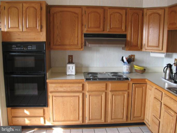 3094 South Glebe Road, Unit 3094 Arlington, VA 22206 - Photo 9 of 26 Kitchen