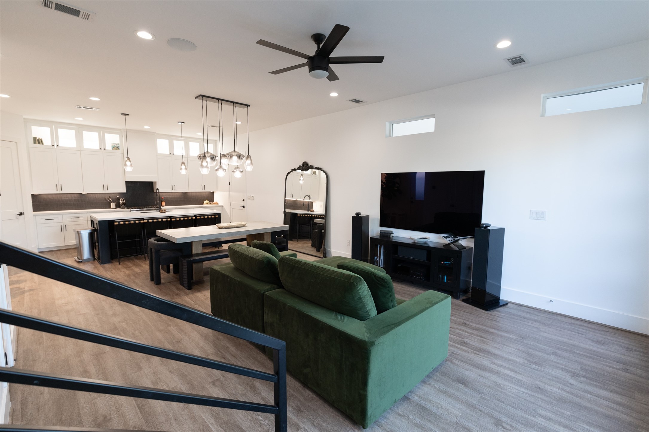 1206 Hamblen Street Houston, TX 77009 - Photo 9 of 28 a living room with furniture and a flat screen tv