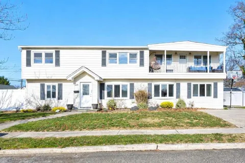 $939,999 | 3309 Nelson Street, Wantagh, NY 11793