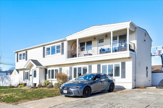 $939,999 | 3309 Nelson Street, Wantagh, NY 11793