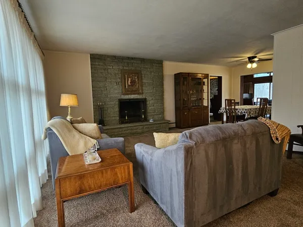 $1,250,000 | 3700 Woodland Lane, Downers Grove, IL 60515