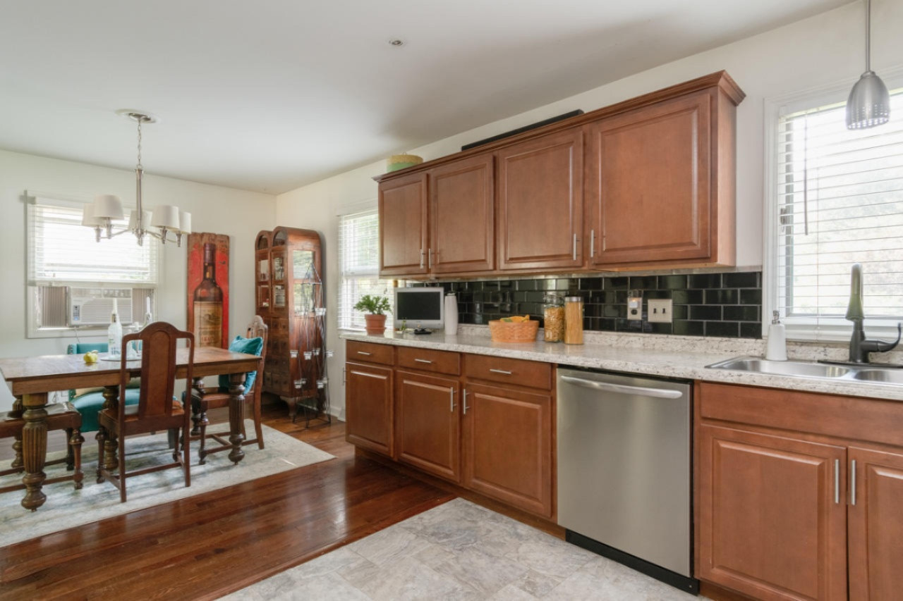 1301 Northampton Road Kalamazoo, MI 49006 - Photo 10 of 27 1301 Northampton-5