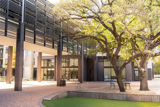 $1,995 | 49 Navasota Street, Unit 209, Austin, TX 78702