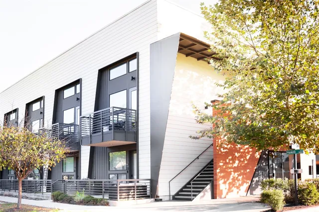 $1,995 | 49 Navasota Street, Unit 209, Austin, TX 78702