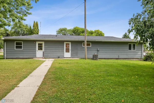 $615,000 | 512 2nd Street Northwest, Lamoure, ND 58458