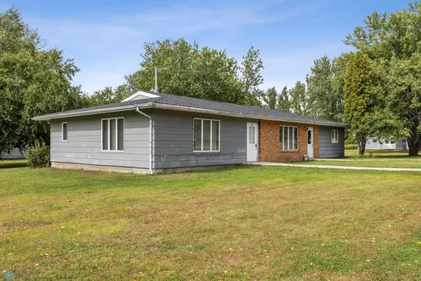 $615,000 | 512 2nd Street Northwest, Lamoure, ND 58458