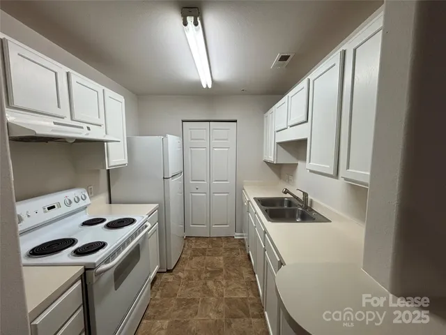 $1,650 | 938 Plaza Walk Drive, Charlotte, NC 28215