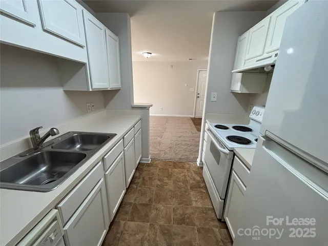 $1,650 | 938 Plaza Walk Drive, Charlotte, NC 28215