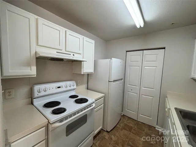 $1,650 | 938 Plaza Walk Drive, Charlotte, NC 28215