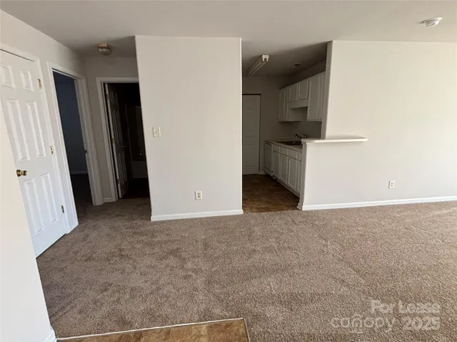 $1,650 | 938 Plaza Walk Drive, Charlotte, NC 28215