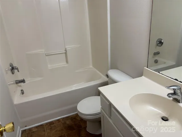 $1,650 | 938 Plaza Walk Drive, Charlotte, NC 28215