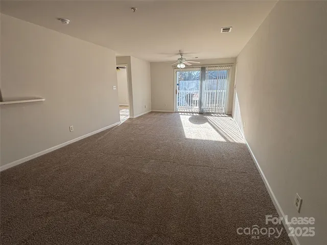 $1,650 | 938 Plaza Walk Drive, Charlotte, NC 28215