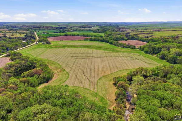 $2,200,000 | 22507 Hessdale Road, Alma, KS 66401