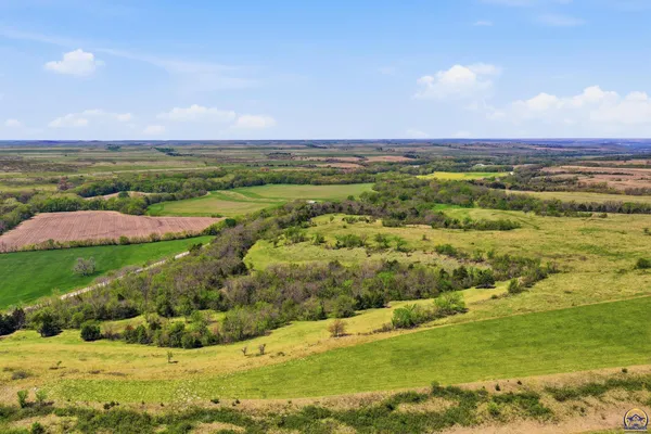 $2,200,000 | 22507 Hessdale Road, Alma, KS 66401