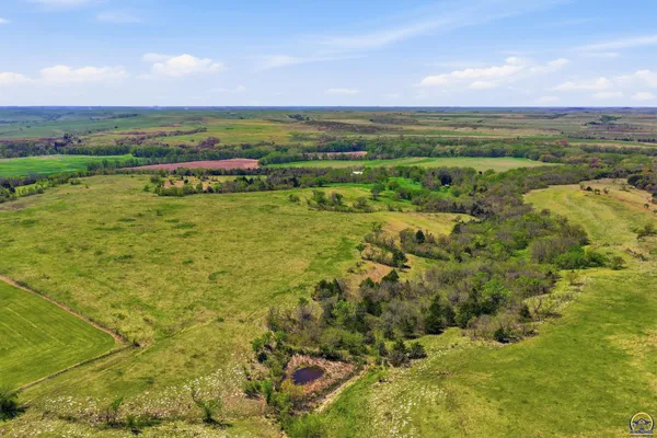 $2,200,000 | 22507 Hessdale Road, Alma, KS 66401