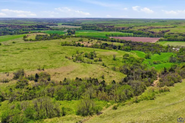 $2,200,000 | 22507 Hessdale Road, Alma, KS 66401