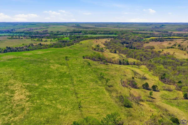 $2,200,000 | 22507 Hessdale Road, Alma, KS 66401
