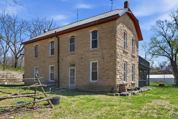 $2,200,000 | 22507 Hessdale Road, Alma, KS 66401