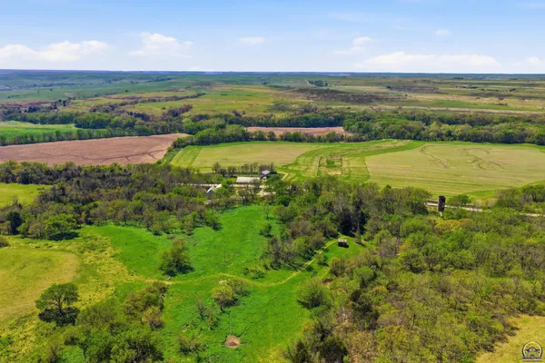 $2,200,000 | 22507 Hessdale Road, Alma, KS 66401