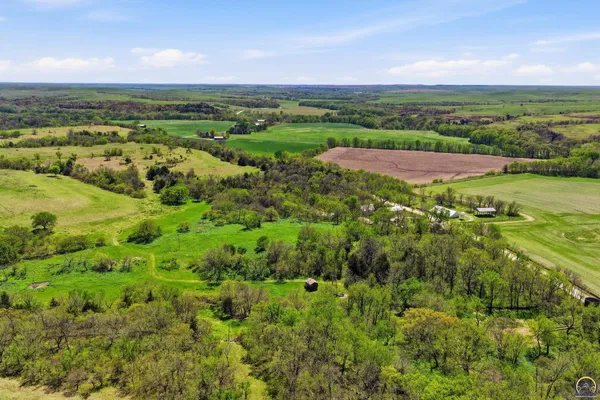 $2,200,000 | 22507 Hessdale Road, Alma, KS 66401