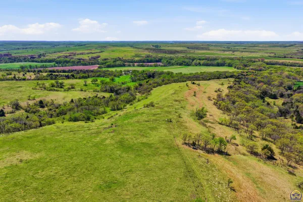 $2,200,000 | 22507 Hessdale Road, Alma, KS 66401