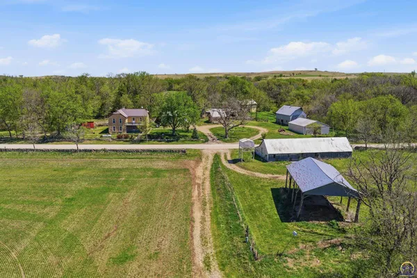 $2,200,000 | 22507 Hessdale Road, Alma, KS 66401