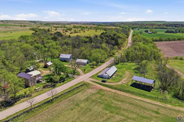 $2,200,000 | 22507 Hessdale Road, Alma, KS 66401