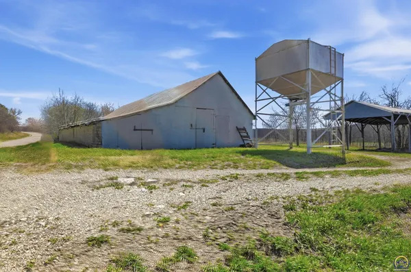 $2,200,000 | 22507 Hessdale Road, Alma, KS 66401