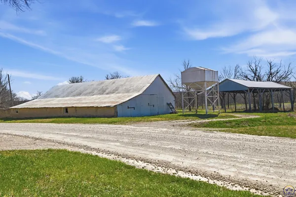$2,200,000 | 22507 Hessdale Road, Alma, KS 66401