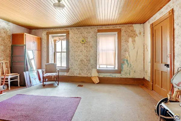$2,200,000 | 22507 Hessdale Road, Alma, KS 66401