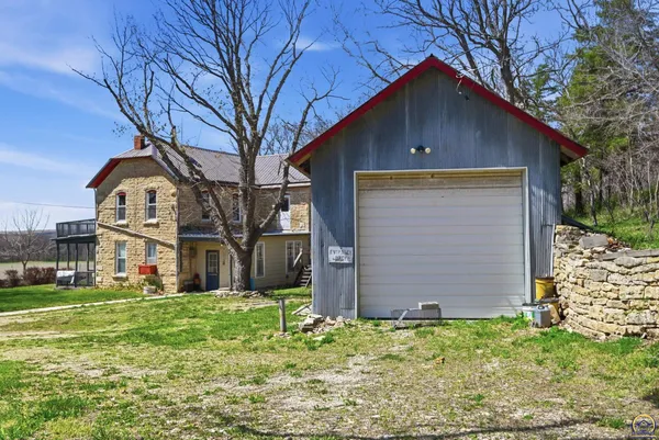 $2,200,000 | 22507 Hessdale Road, Alma, KS 66401