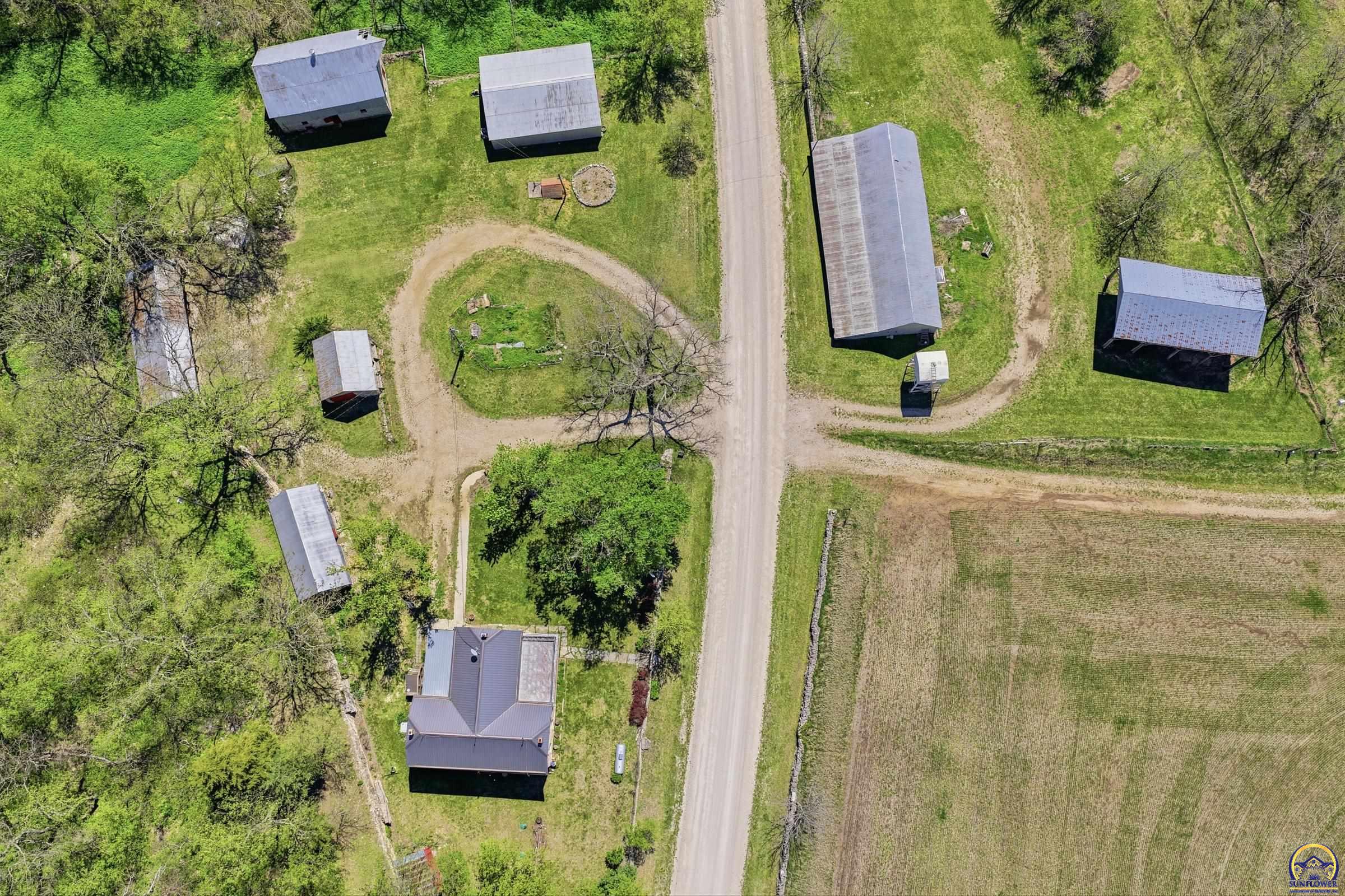 22507 Hessdale Road Alma, KS 66401 - Photo 5 of 72