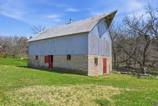 $2,200,000 | 22507 Hessdale Road, Alma, KS 66401