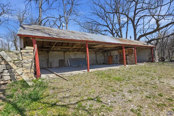 $2,200,000 | 22507 Hessdale Road, Alma, KS 66401