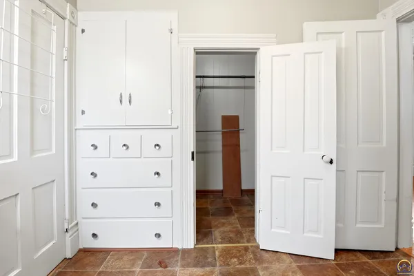 $2,200,000 | 22507 Hessdale Road, Alma, KS 66401