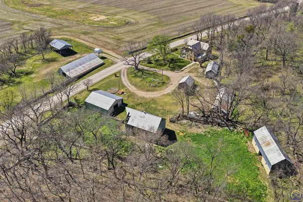 $2,200,000 | 22507 Hessdale Road, Alma, KS 66401