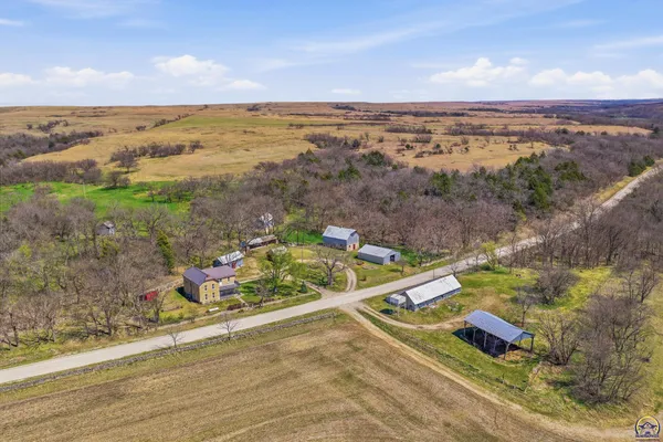 $2,200,000 | 22507 Hessdale Road, Alma, KS 66401