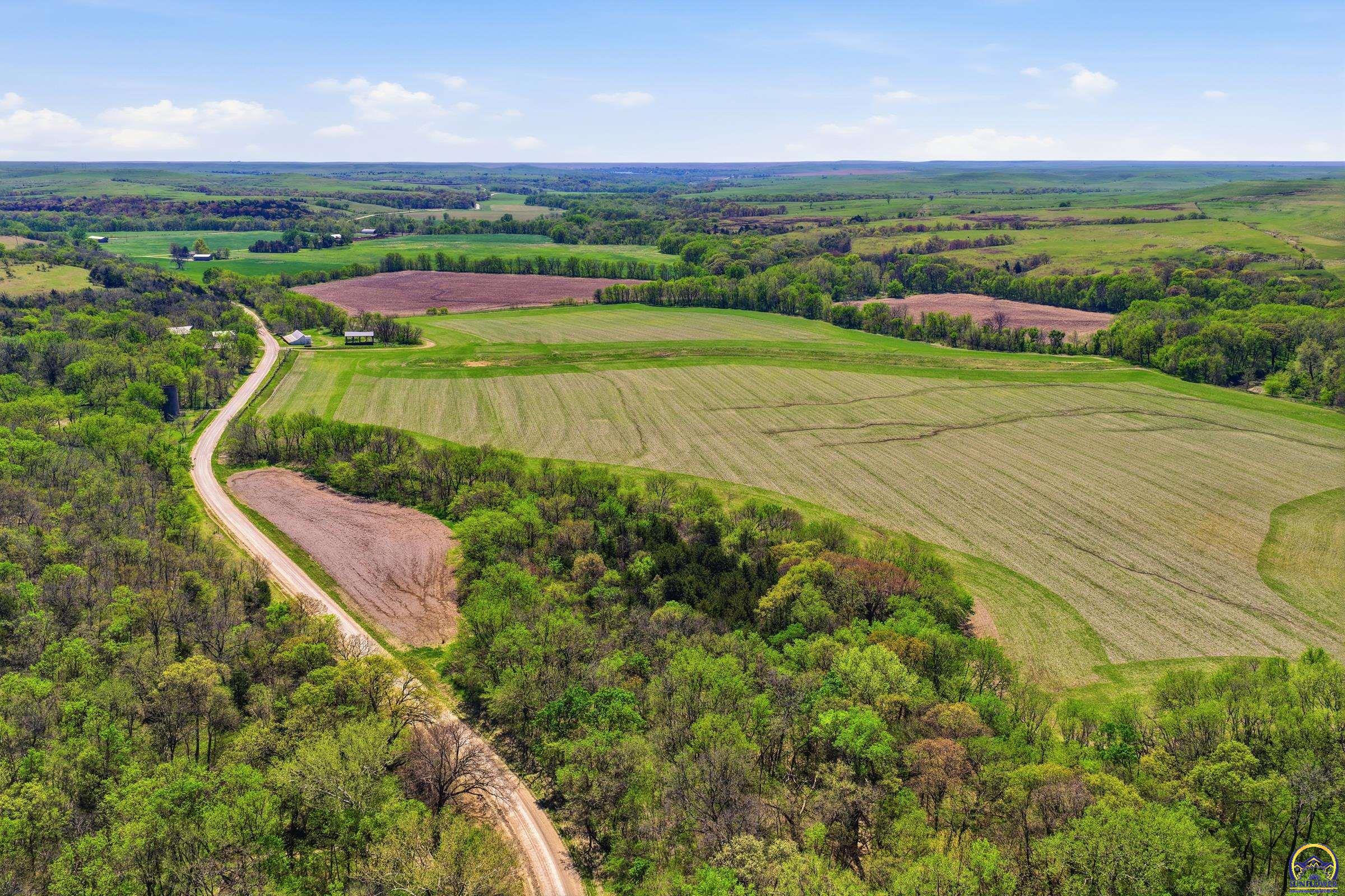22507 Hessdale Road Alma, KS 66401 - Photo 10 of 72