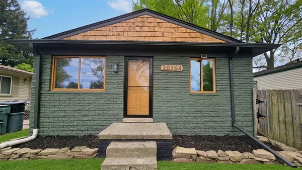$199,999 | 20764 Vermander Avenue, Clinton Township, MI 48035