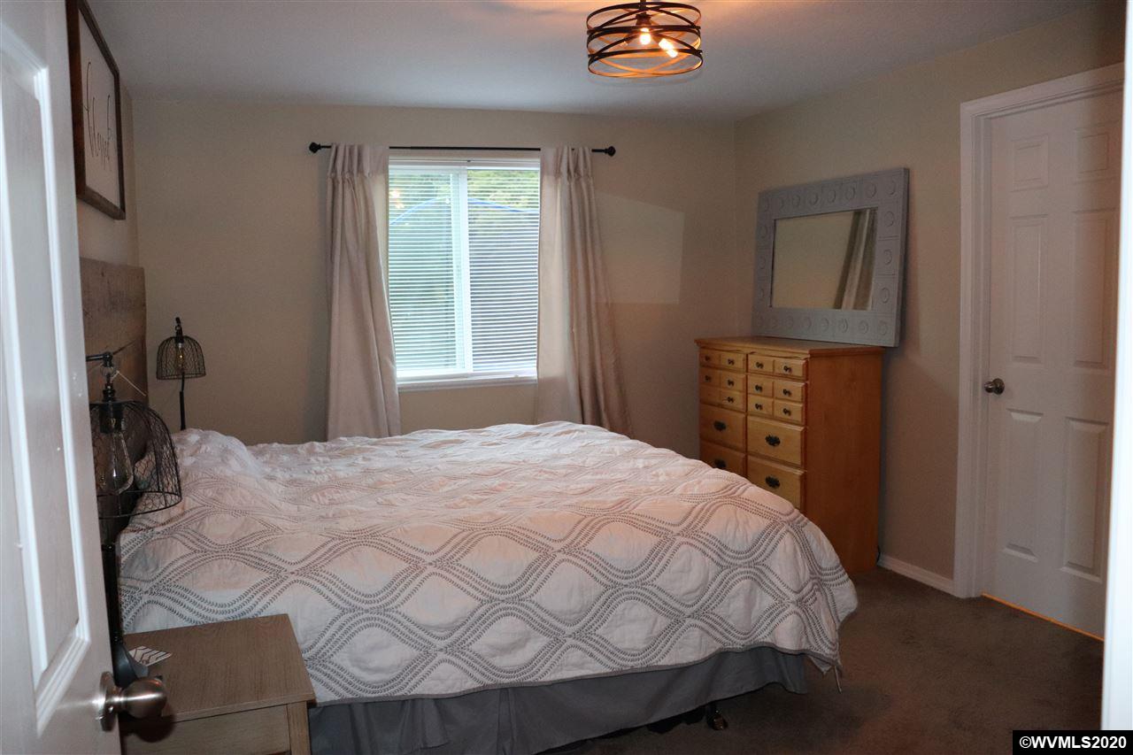 255 Independence Way Independence, OR 97351 - Photo 15 of 19