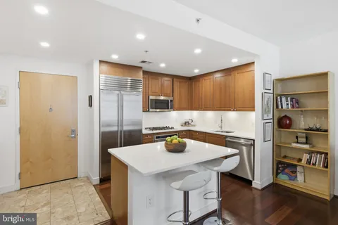 $535,000 | 6820 Wisconsin Avenue, Unit 4008, Bethesda, MD 20815
