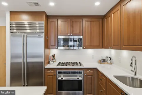 $535,000 | 6820 Wisconsin Avenue, Unit 4008, Bethesda, MD 20815