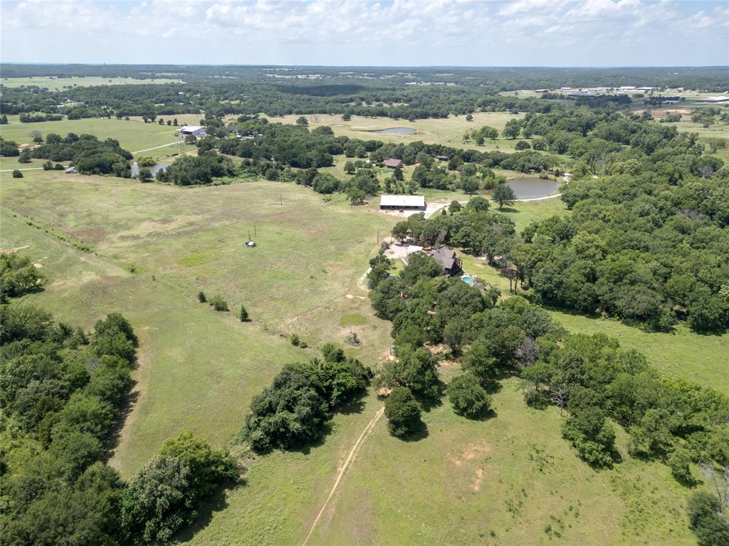 1510 Hawkins Road Whitesboro, TX 76273 - Photo 7 of 40