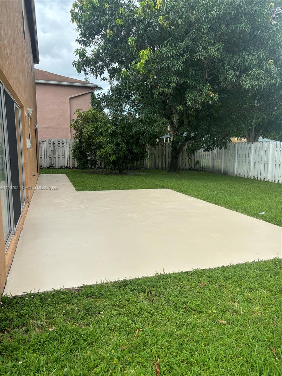 River Run Miramar, FL 33025 - Photo 17 of 29 a view of a backyard