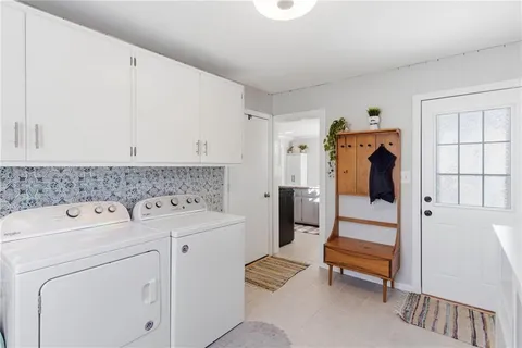 $295,000 | 8515 West 69th Terrace, Overland Park, KS 66204