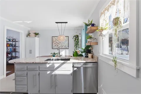 $295,000 | 8515 West 69th Terrace, Overland Park, KS 66204