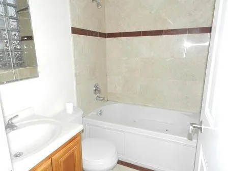 $1,700 | 3553 West Ainslie Street, Unit 3, Chicago, IL 60625